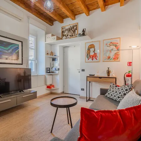 Crocetta Modern Flat ميلان