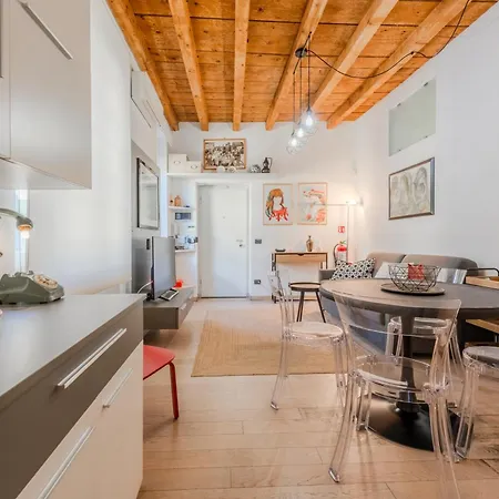 Crocetta Modern Flat * ميلان