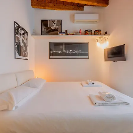 شقة Crocetta Modern Flat